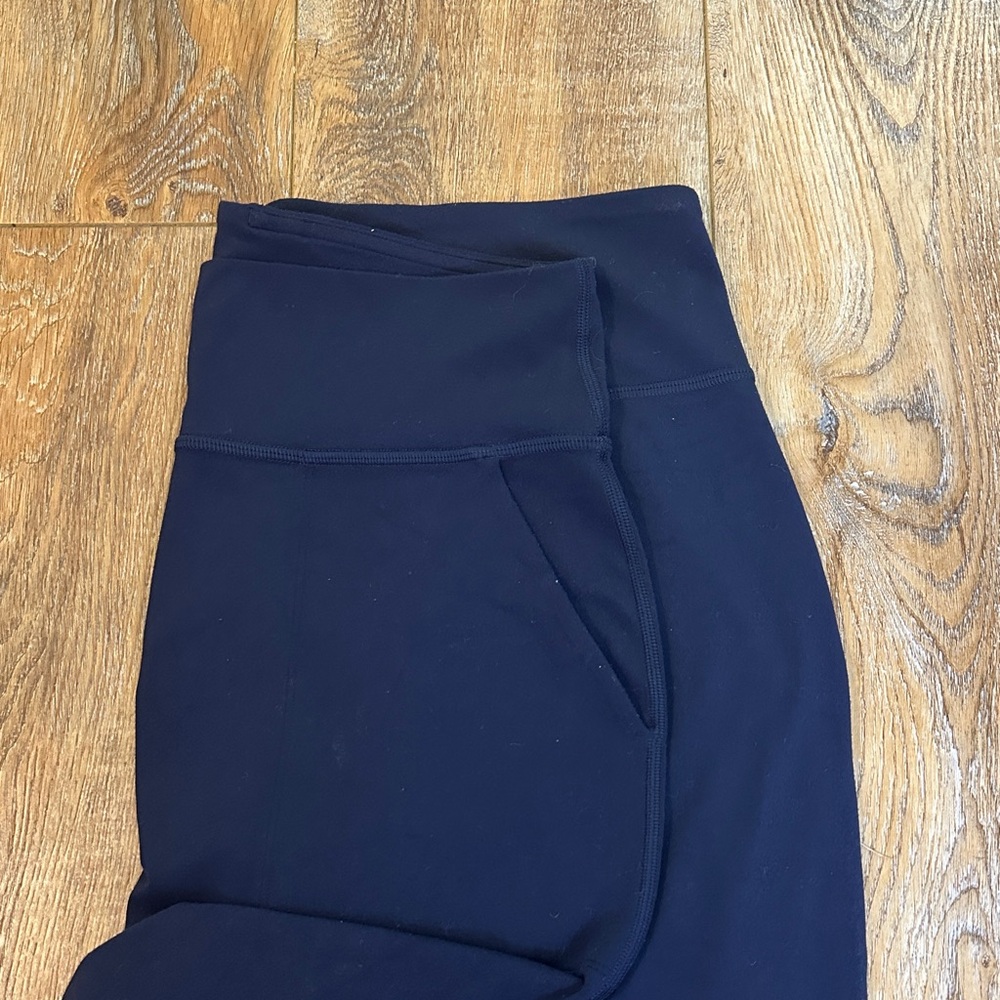 Lululemon Navy Leggings relaxed jogger style women’s size 10 - Picture 6 of 9